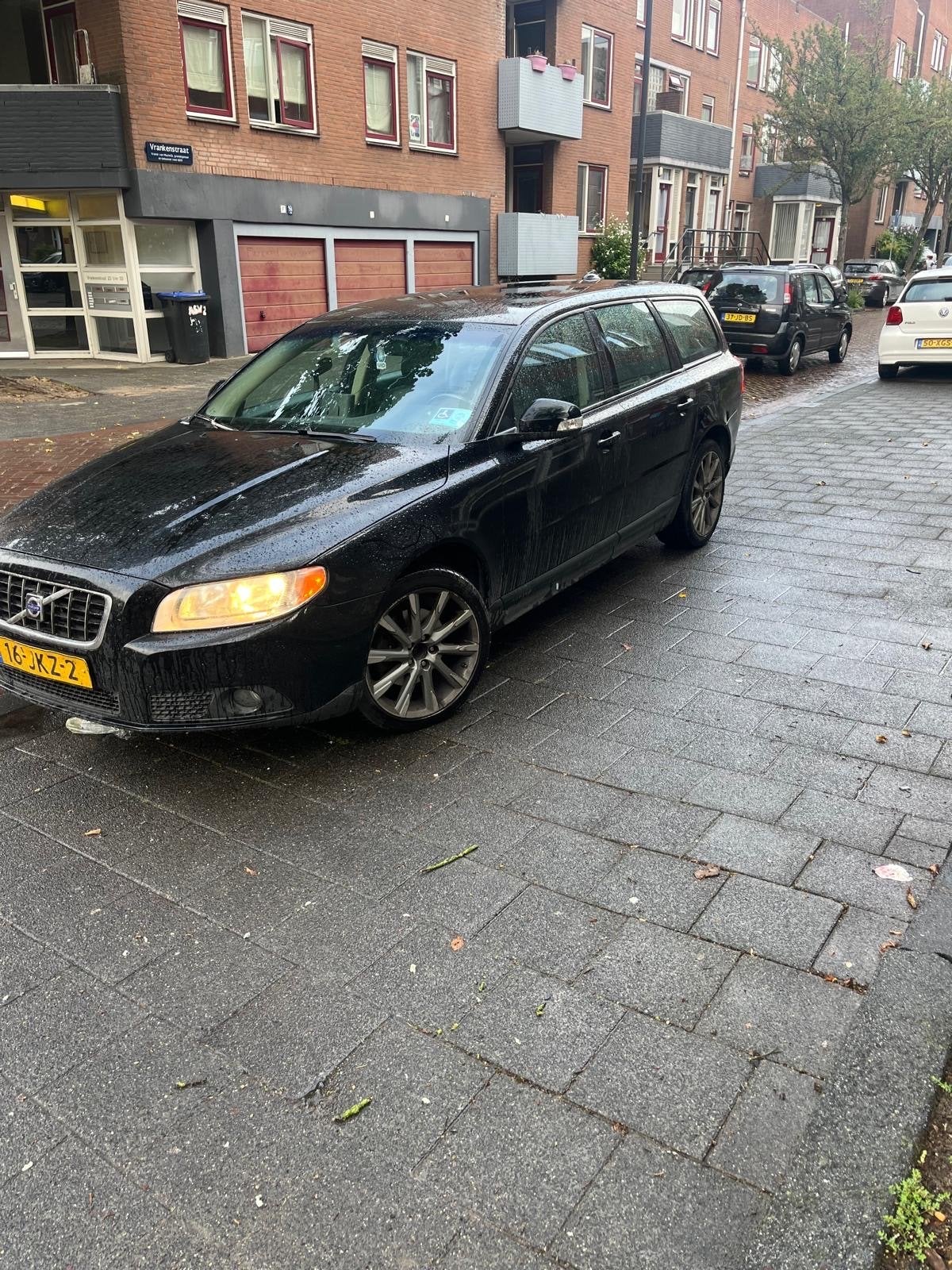 Volvo V70 2.4 D 120KW AUT 2009 Zwart, 1800 kg, Stationwagon, Diesel, Particulier