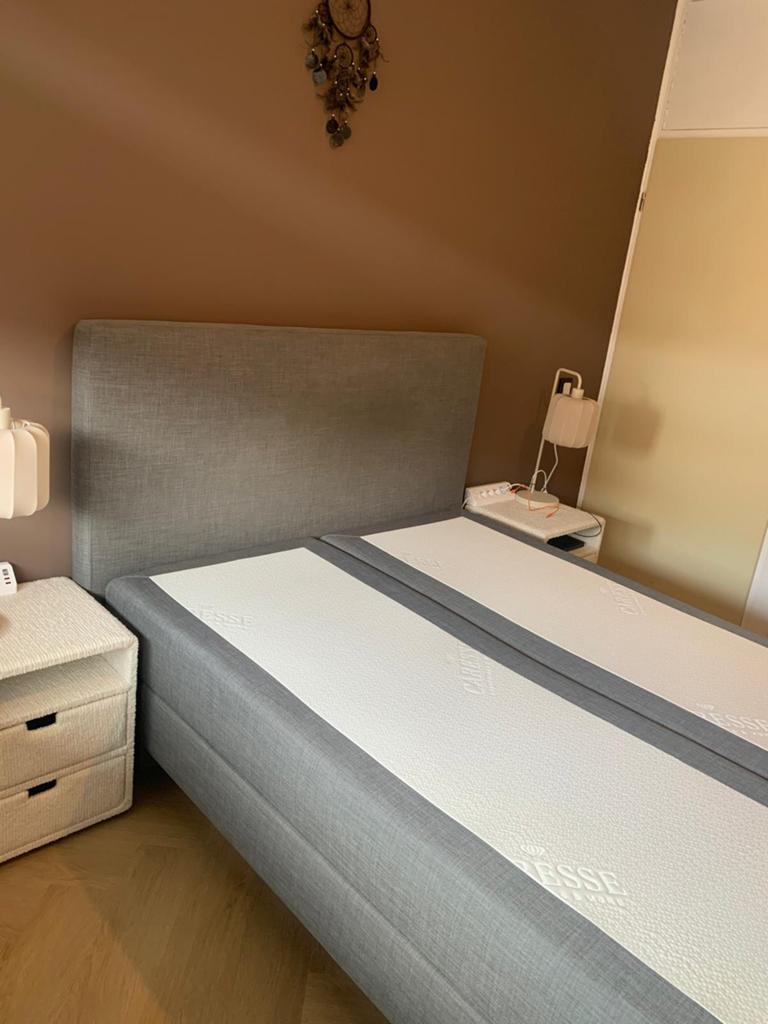 Boxspring, 140x200, grijs., Huis en Inrichting, Slaapkamer | Complete slaapkamers, Ophalen, Zo goed als nieuw, Tweepersoons