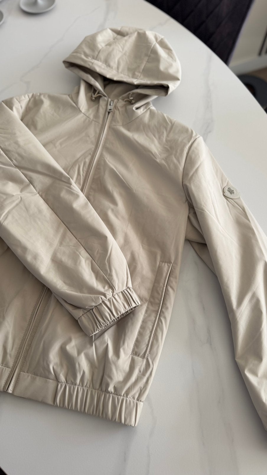 Moncler herenjas maat XS – Beige, Kleding | Heren, Ophalen of Verzenden, Nieuw, Maat 46 (S) of kleiner, Beige