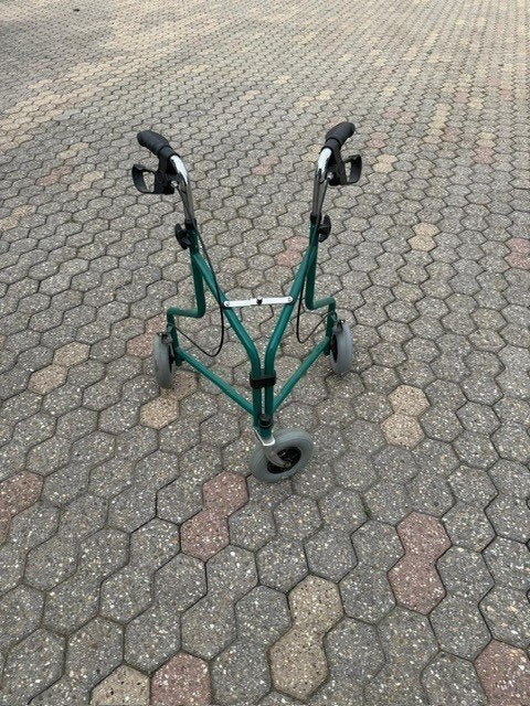 driewielige rollator, Diversen, Ophalen, Zo goed als nieuw