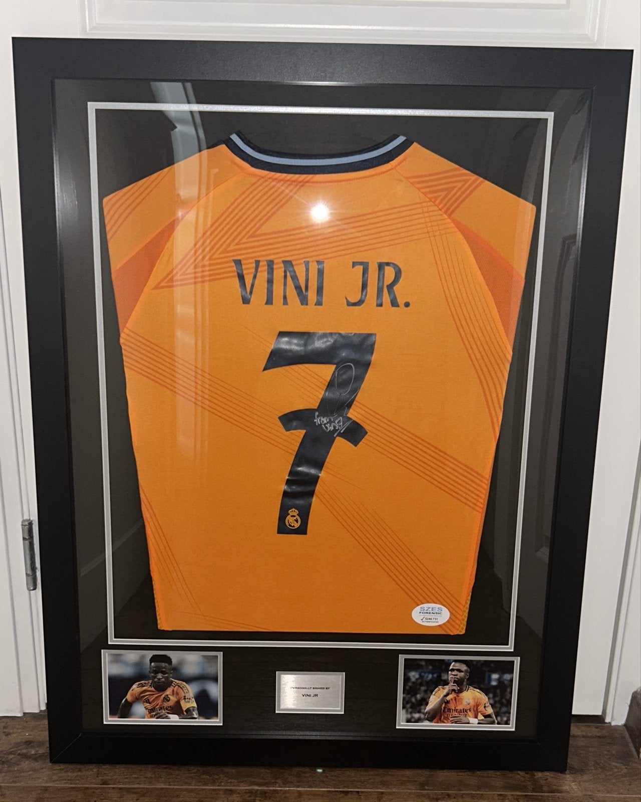 Ingelijst gesigneerd Vini Jr. shirt Real Madrid + COA, Verzamelen, Sportartikelen en Voetbal, Ophalen of Verzenden, Zo goed als nieuw