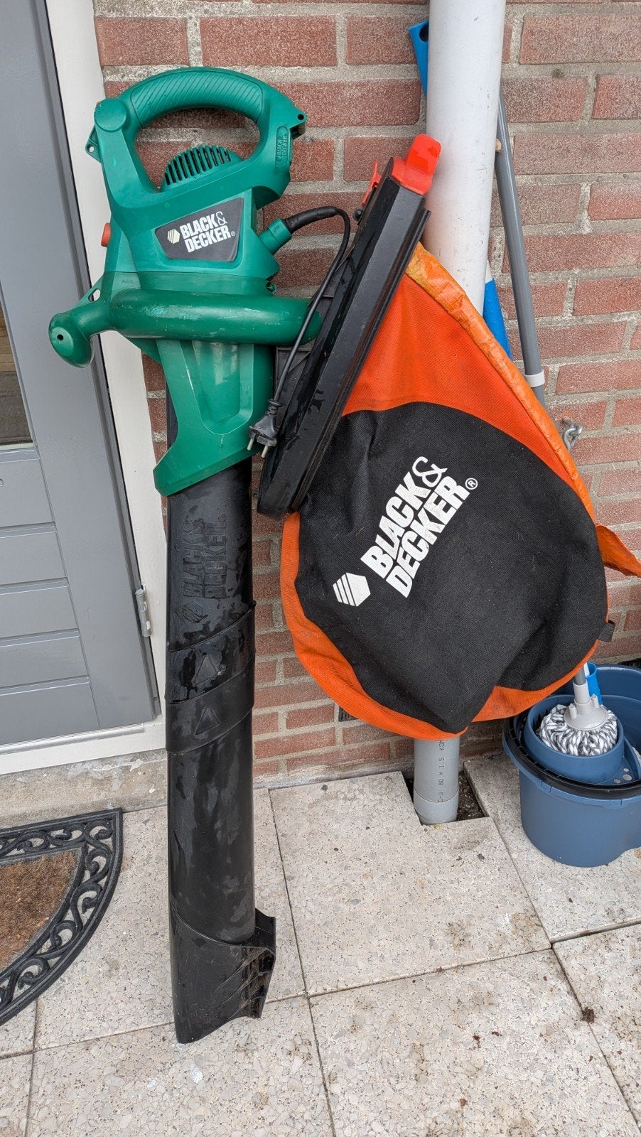 Black & Decker Bladblazer/Bladzuiger met opvangzak, Ophalen, Gebruikt, Met opvangzak, Handgedragen