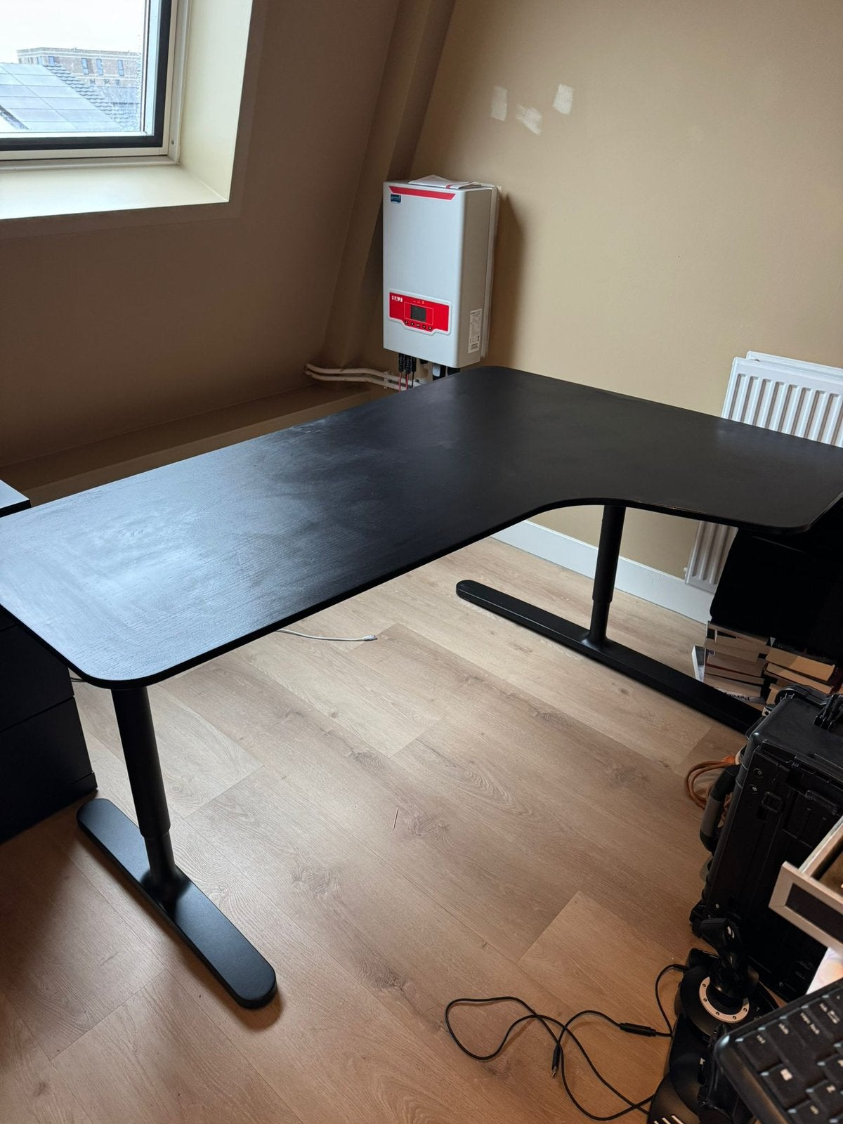 Ikea hoekbureau zwart 2 stuks (gespiegeld), Huis en Inrichting, Bureaus, Ophalen, Gebruikt