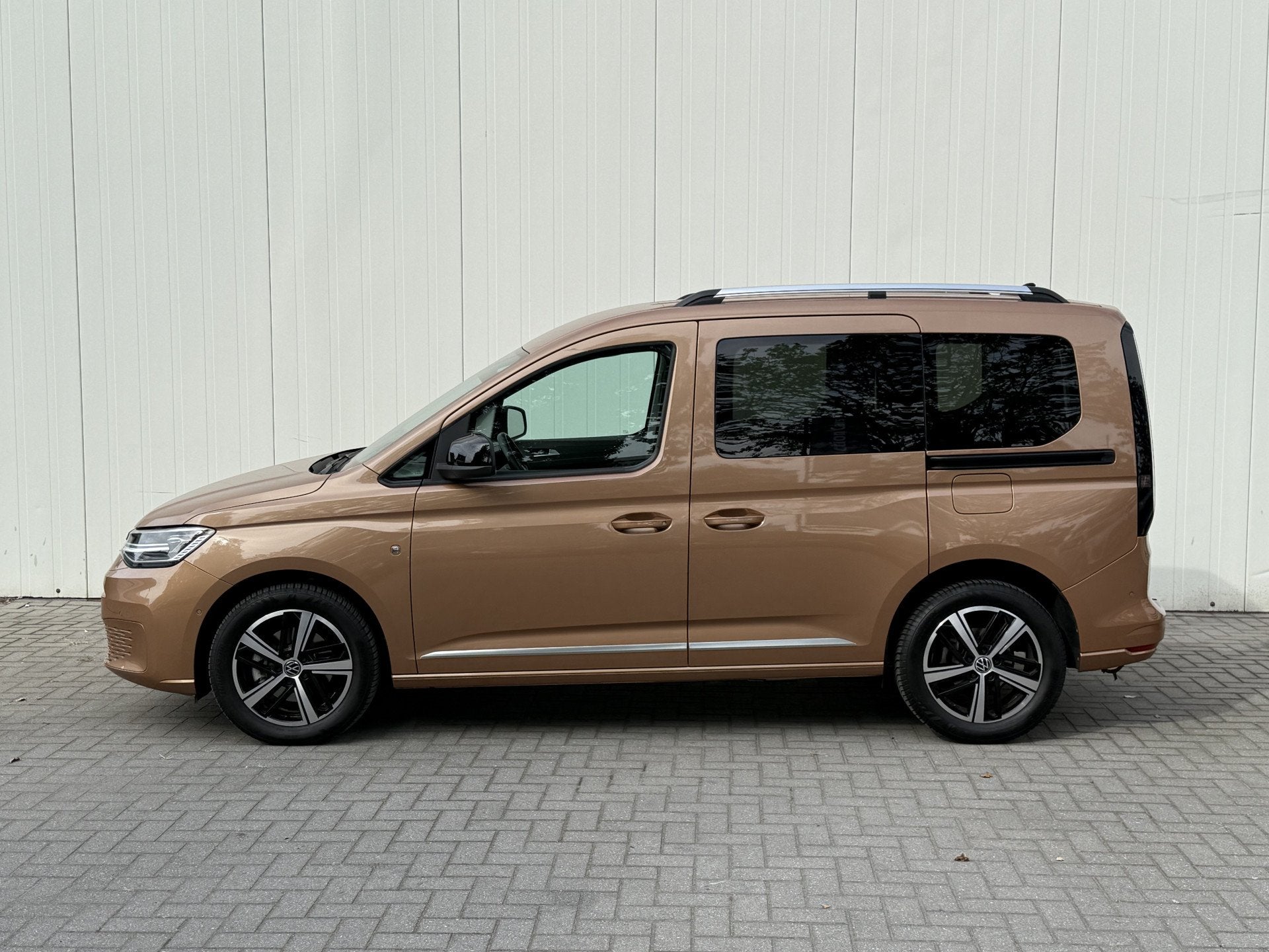 Volkswagen Caddy 1.5 TSI Rolstoelauto - Style Highline - Aut, Auto's, Dealer onderhouden, 116 pk, Bedrijf, Autotrust