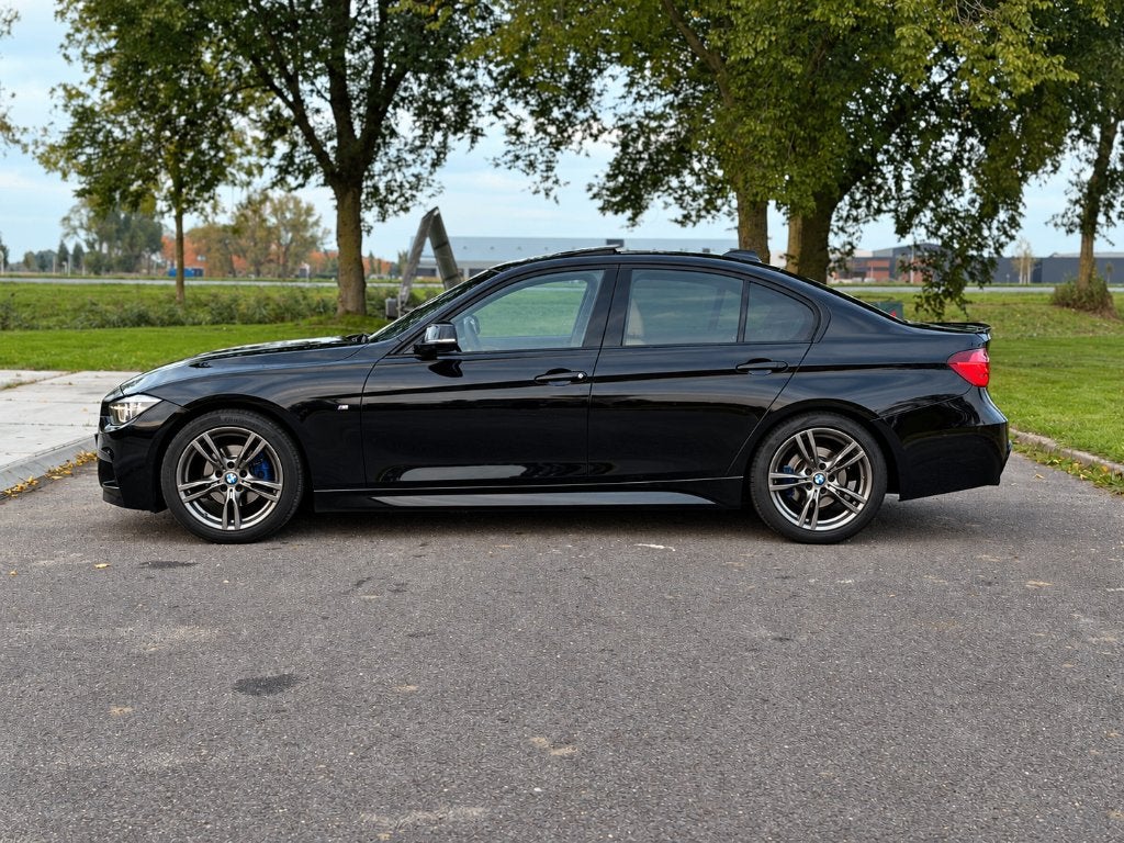 BMW 320i Aut. 2018 184PK M Shadow | NL NAP | Dak | Virtual, Auto's, Achterwielaandrijving, 1800 kg, Euro 6, Zwart