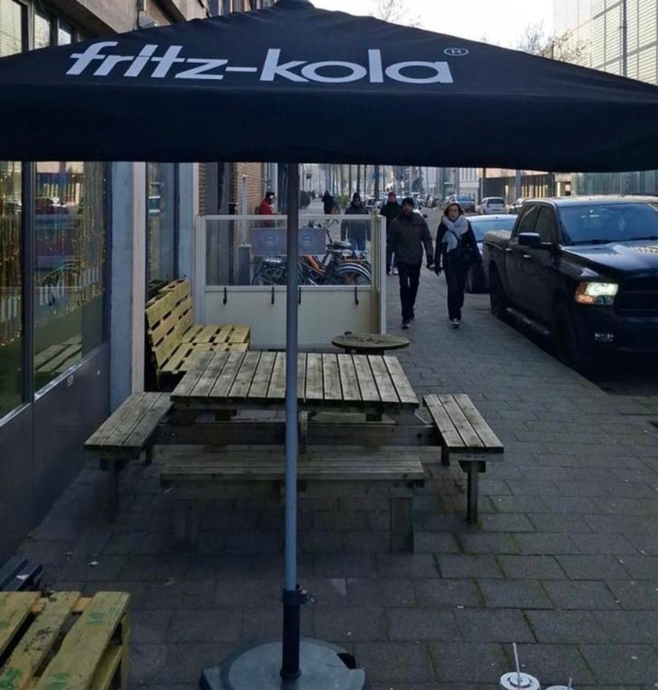 Horeca Parasols Fritz-Kola & Lipton Ice Tea, Ophalen, Gebruikt, Minder dan 1 meter, Parasolvoet