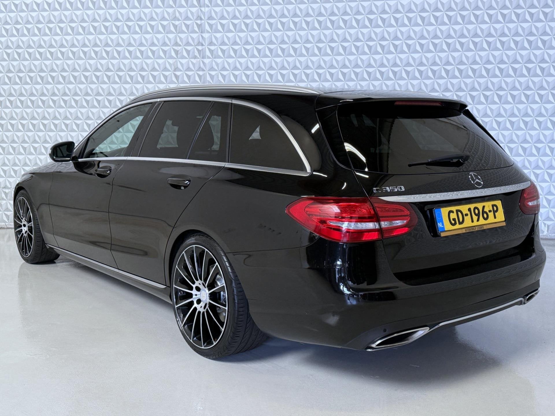 Mercedes-Benz C-klasse Estate 350 e Lease Edition 19" AMG (2, Auto's, Automaat, Achterwielaandrijving, Gebruikt, Zwart