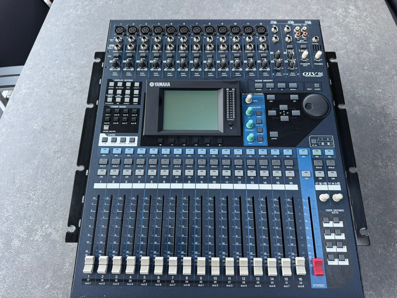 Yamaha 01V96 versie 2 digitale mengtafel / mixer, Muziek en Instrumenten, Ophalen, Gebruikt, 20 kanalen of meer, Microfooningang