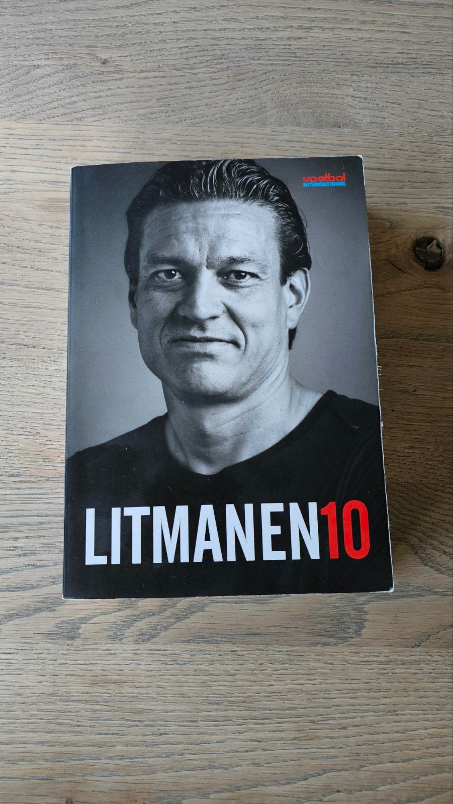 Litmanen 10 - Biografie Jari Litmanen, Ophalen of Verzenden, Zo goed als nieuw, Jari Litmanen, Balsport