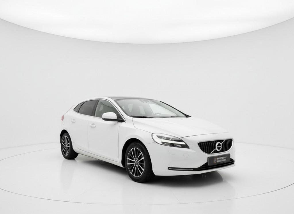 Volvo V40 2.0 D2 NORDIC+. PDC, NAVI. SUNROOF, Voorwielaandrijving, Gebruikt, Euro 6, 4 cilinders