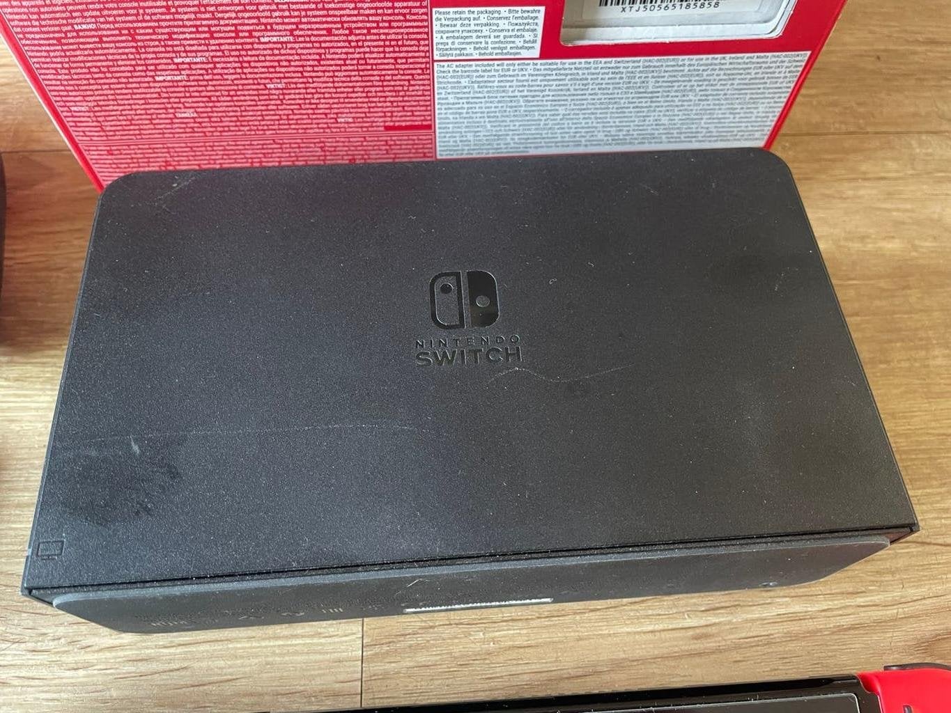 Foto 4 van Nintendo Switch OLED in Top Staat + Spellen + Veel Extra's