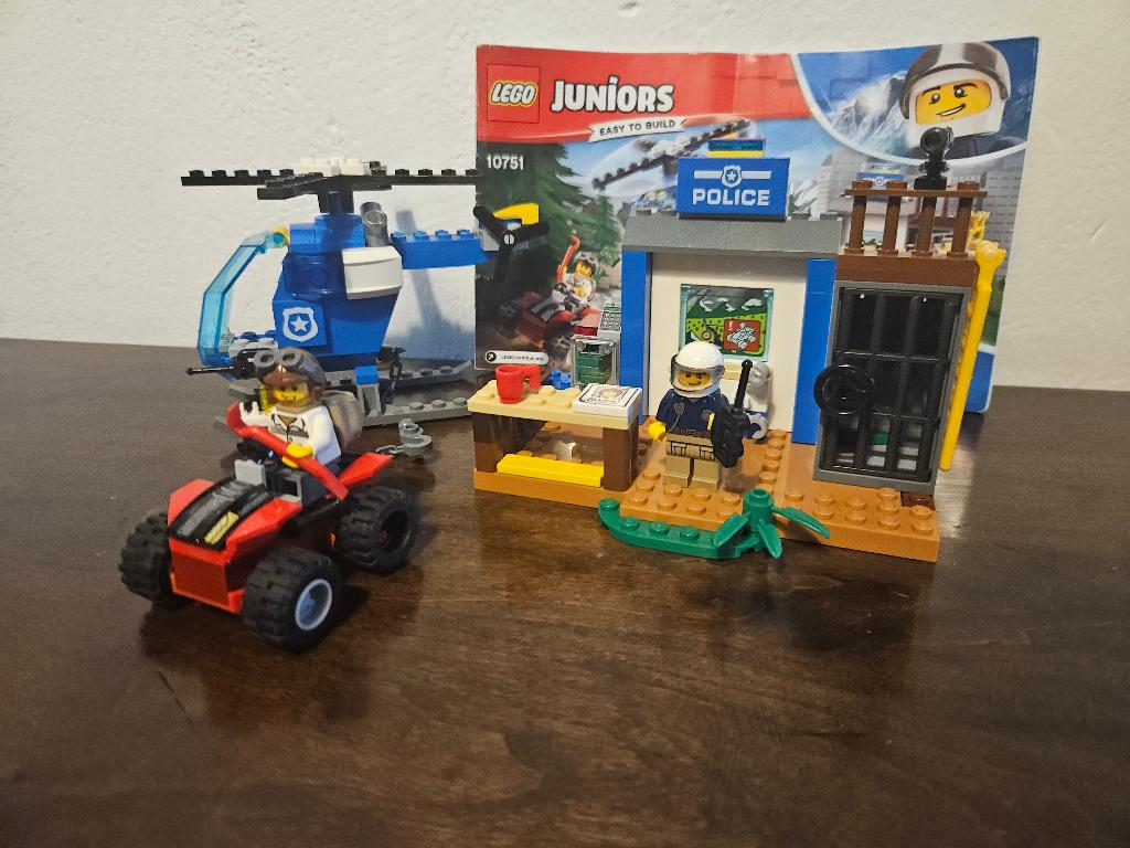 Lego City - Politie helicopter en boef gevangenis - 10751, Kinderen en Baby's, Speelgoed | Duplo en Lego, Ophalen, Compleet, City