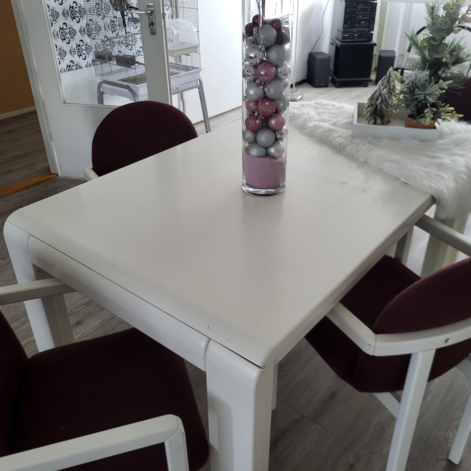 Witte eetkamertafel 135x85x75cm en 4 stoelen, Huis en Inrichting, Tafels | Eettafels, Ophalen of Verzenden, Rechthoekig, 200 cm of meer
