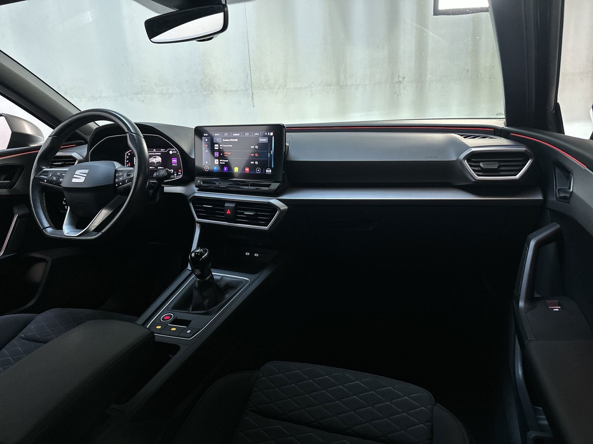 Seat Leon 1.0 TSI FR Business Intense Camera Sfeerverlichtin, Voorwielaandrijving, Dealer onderhouden, Stof, Gebruikt