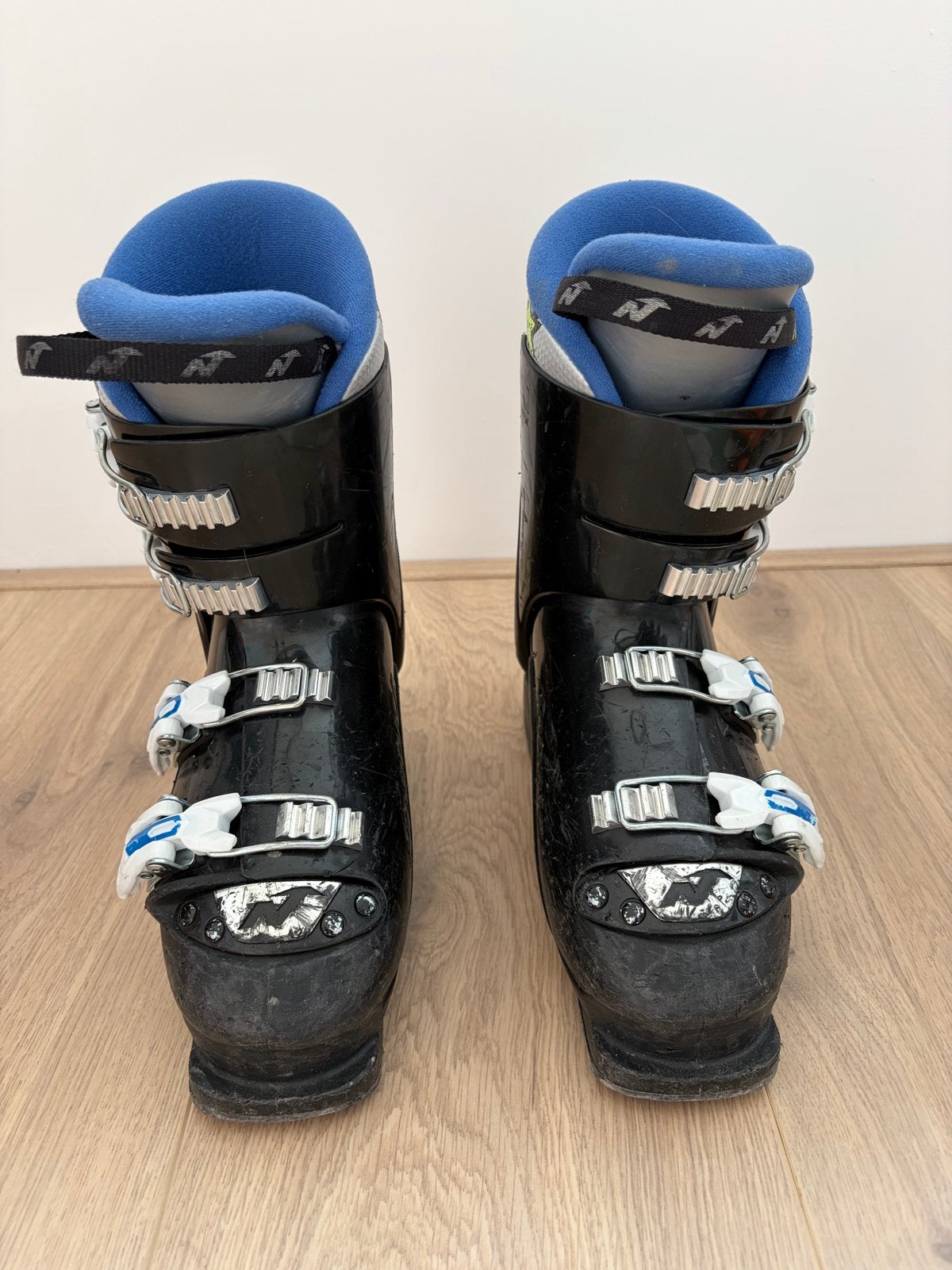 Nordica skischoenen - 280mm (maat 37), Sport en Fitness, Ophalen, Gebruikt, Schoenen, Nordica