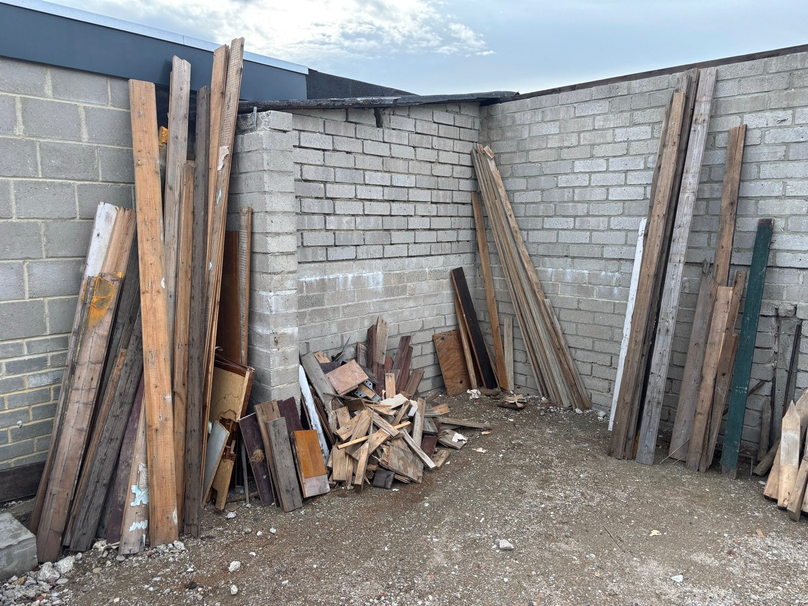 Diverse partij gebruikt hout en planken gratis afhalen!, Doe-het-zelf en Verbouw, Ophalen, Gebruikt, 25 tot 50 mm, 250 tot 300 cm