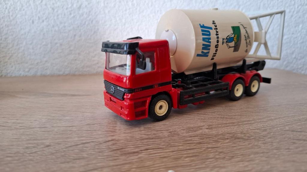 Mercedes actros  siku, Ophalen of Verzenden, Zo goed als nieuw, Bus of Vrachtwagen, SIKU