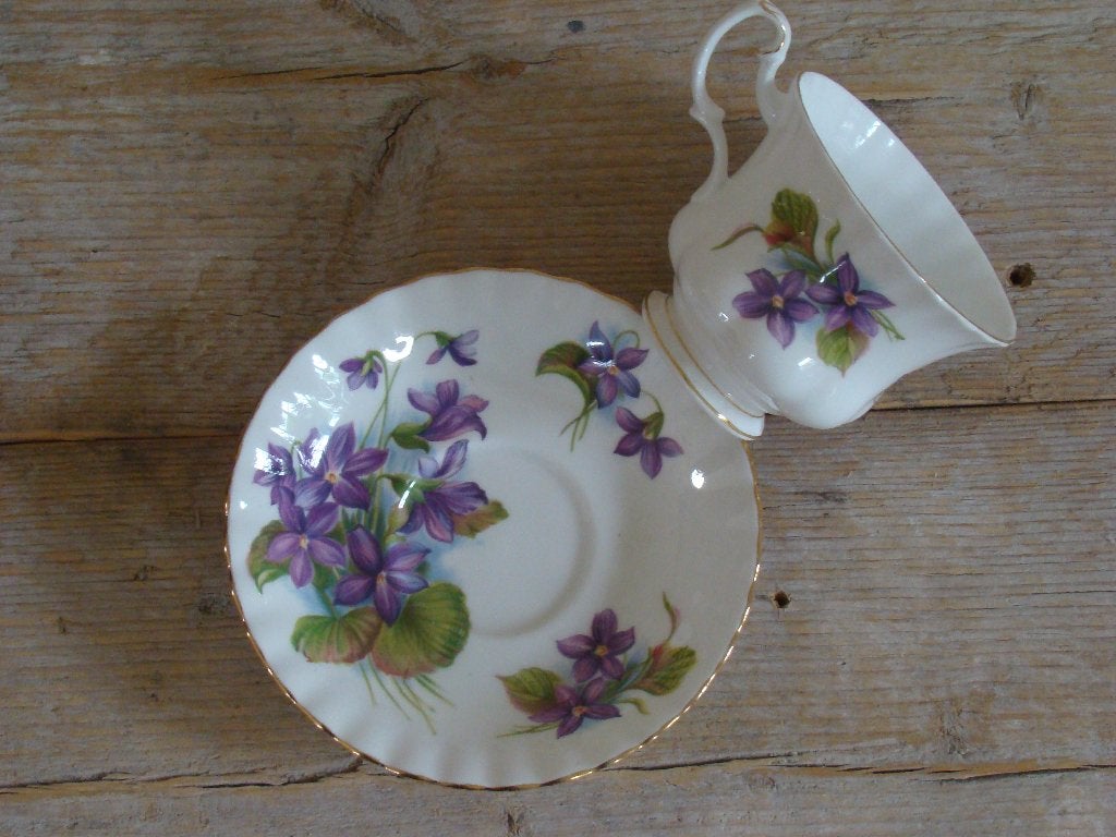1x Kop-en-schotel, Royal Albert, PURPLE VIOLET, Heren, gaaf, Ophalen of Verzenden