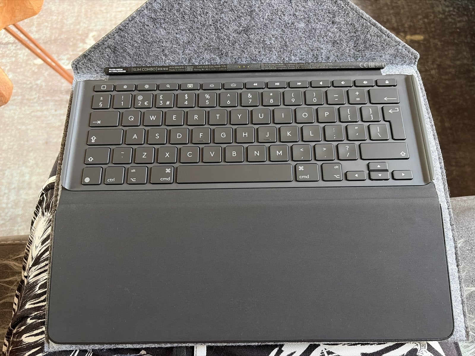 Logitech Slim Combo DRAADLOOS Toetsenbord voor iPad - Qwerty, Multimediatoetsen, Nieuw, Ophalen of Verzenden, Draadloos