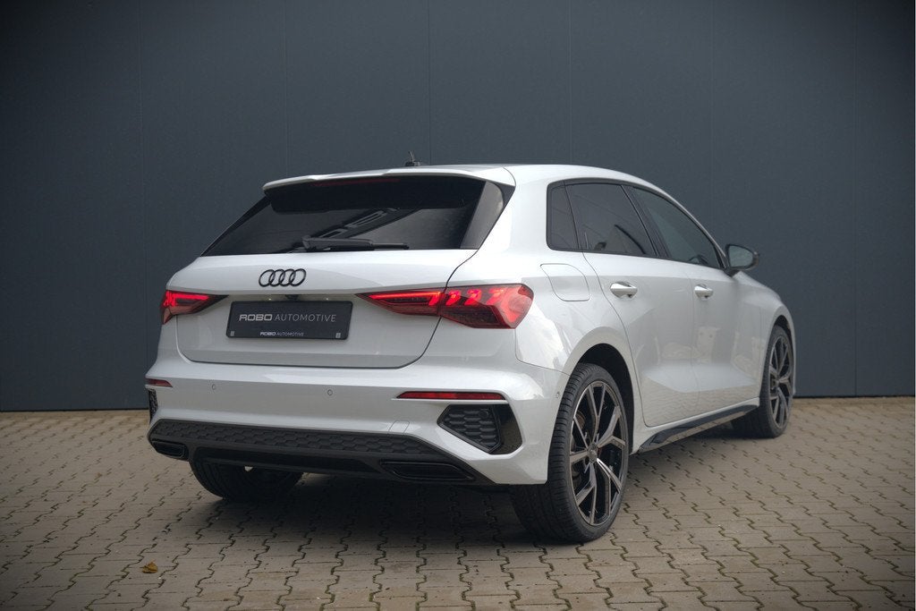 Audi A3 Sportback 45 TFSI e S edition Competition | S-Line |, Auto's, Audi, Gebruikt, 4 cilinders, Alcantara, Wit