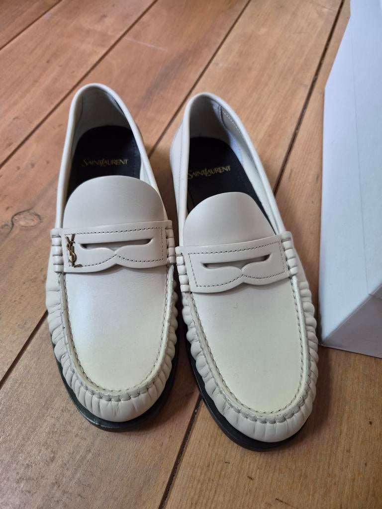 Saint Laurent loafers 37.5 creme, Kleding | Dames, Schoenen, Verzenden, Nieuw, Beige, Instappers