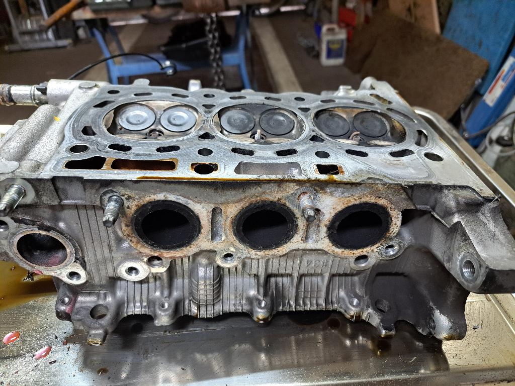 cilinderkop toyota yaris 1.0 12v VVT-i, Ophalen, Gebruikt, Toyota