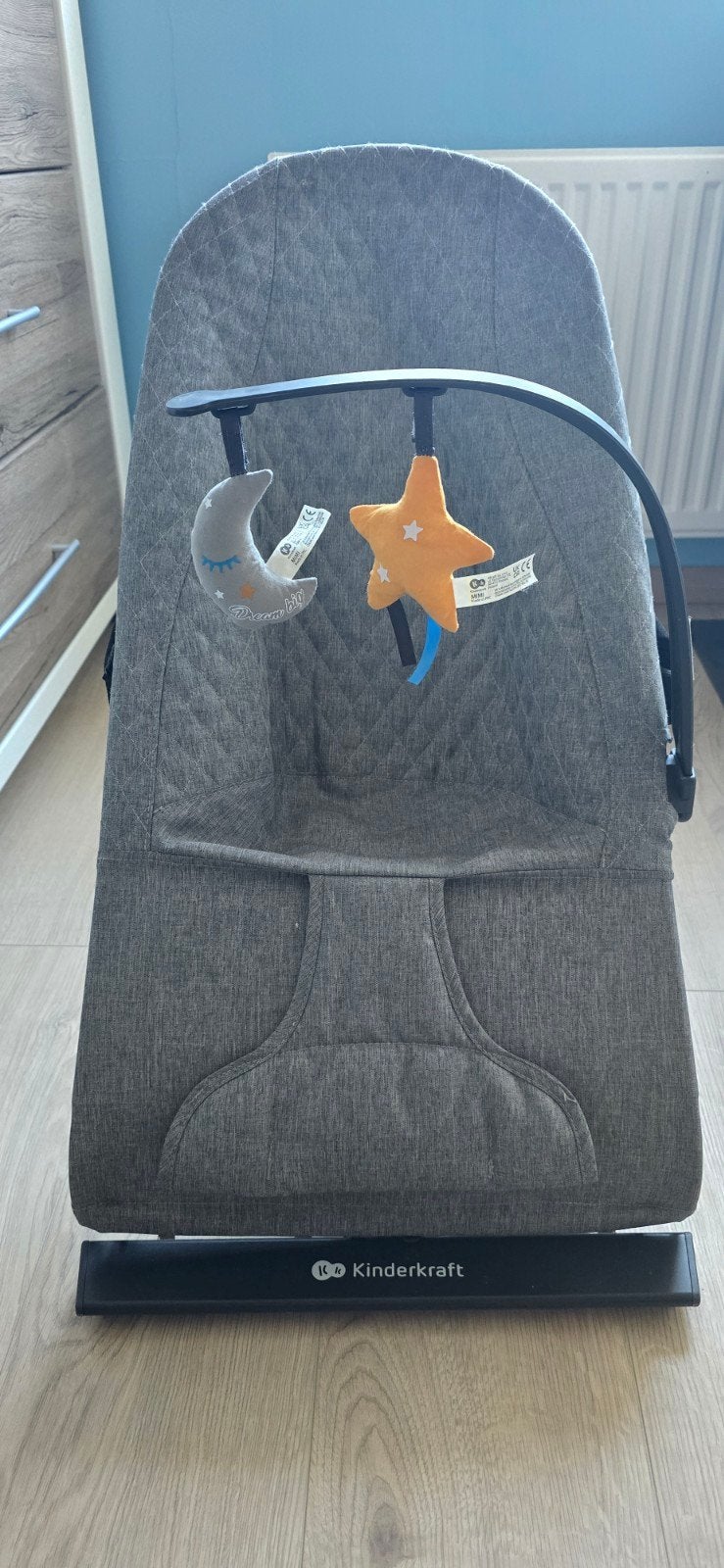 Kinderkraft Wipstoel - Grijs met speelboog, Kinderen en Baby's, Wipstoeltjes, Wipstoel, Met gordel(s) of riempje(s), Zo goed als nieuw