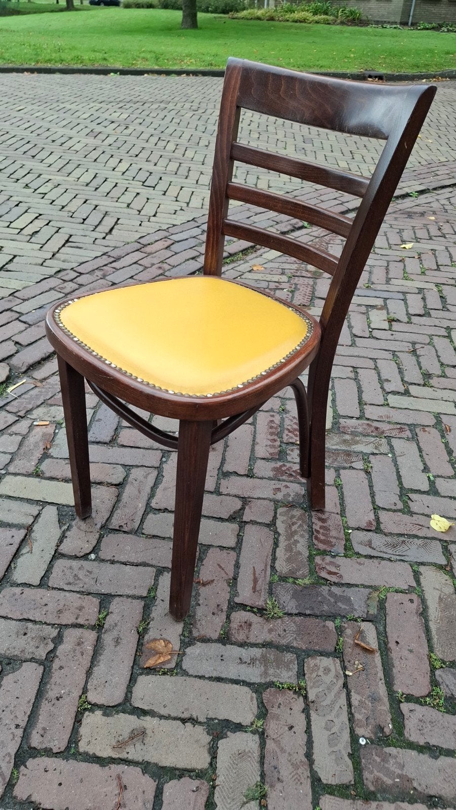 48 cafe bistro thonet horeca HUTTEN stoelen bruin hout nails, Bruin, Hout, Ophalen of Verzenden, Zo goed als nieuw