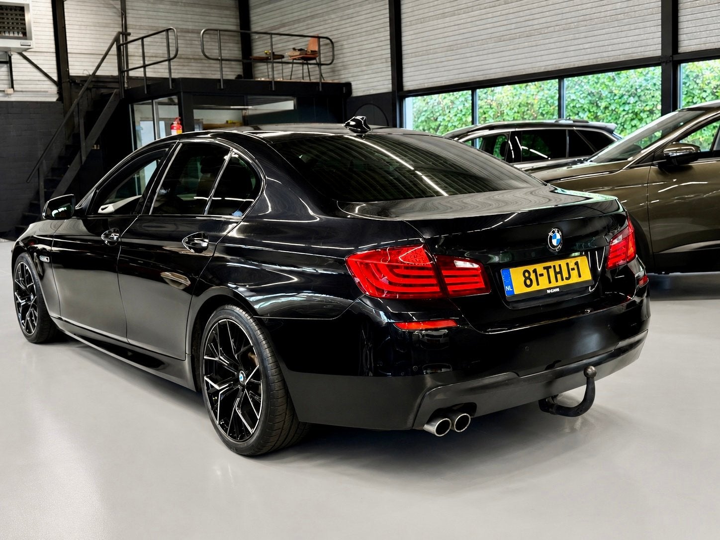 BMW 5-serie 530d High Executive M-PAKKET HUD l PANO l LEDER, Auto's, BMW, Automaat, Achterwielaandrijving, Gebruikt, Euro 6