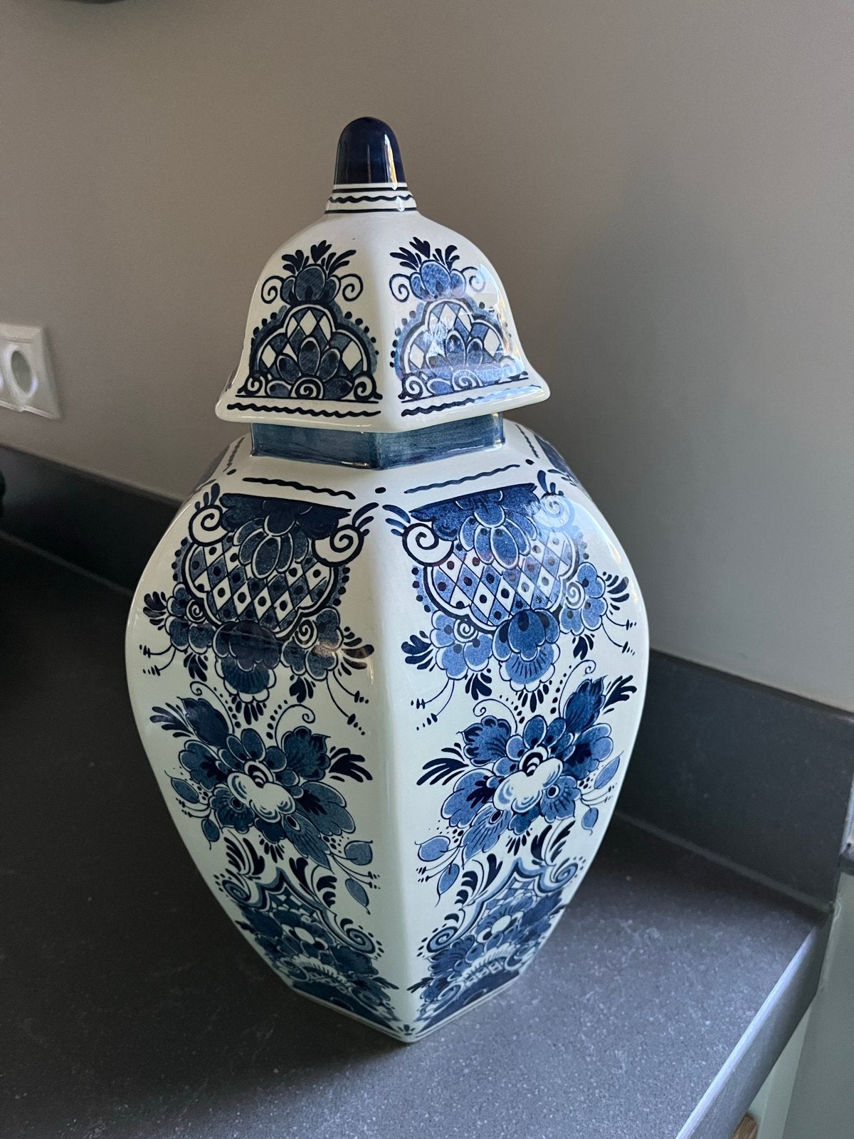 Delfts Blauwe Vaas met Deksel - Royal Distel Handgeschilderd, Ophalen of Verzenden