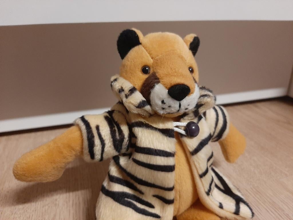 Jurjen de vries tijger knuffel met jas 22 cm, Ophalen of Verzenden