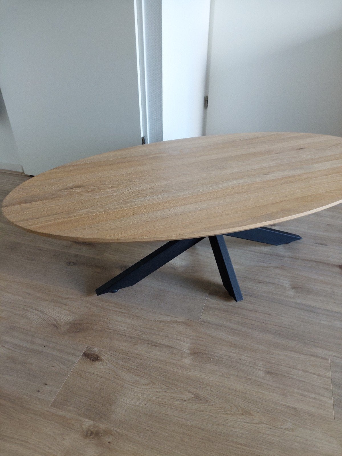 Ovale eiken salontafel, Minder dan 50 cm, 125 cm of meer, Ophalen of Verzenden, Zo goed als nieuw