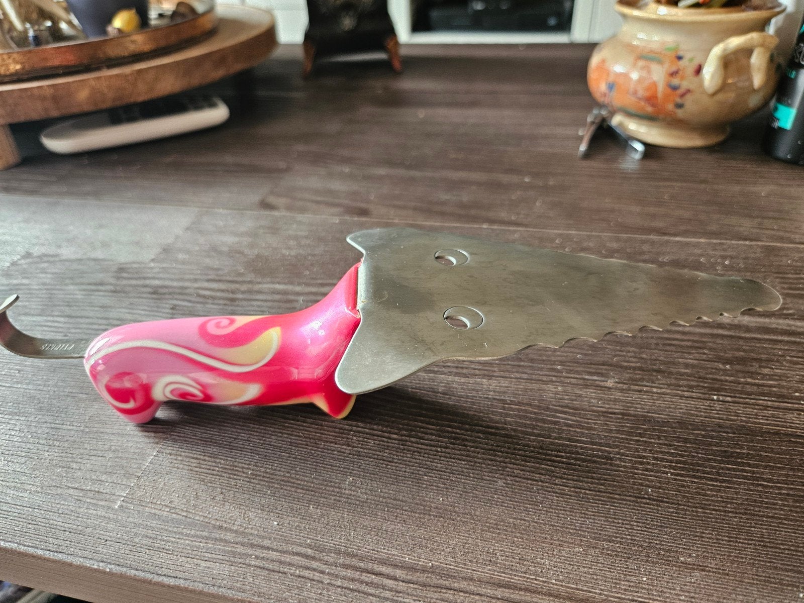 Pylones Taartschep Filou in de vorm van een teckel., Ophalen of Verzenden, Roze, Metaal, Overige typen