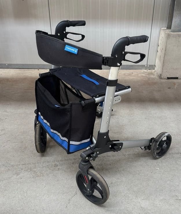 Thuasne New Design Quatro Rollator lichtgewicht zeer wendbaa, Diversen, Rollators, Ophalen of Verzenden, Opvouwbaar, Gebruikt