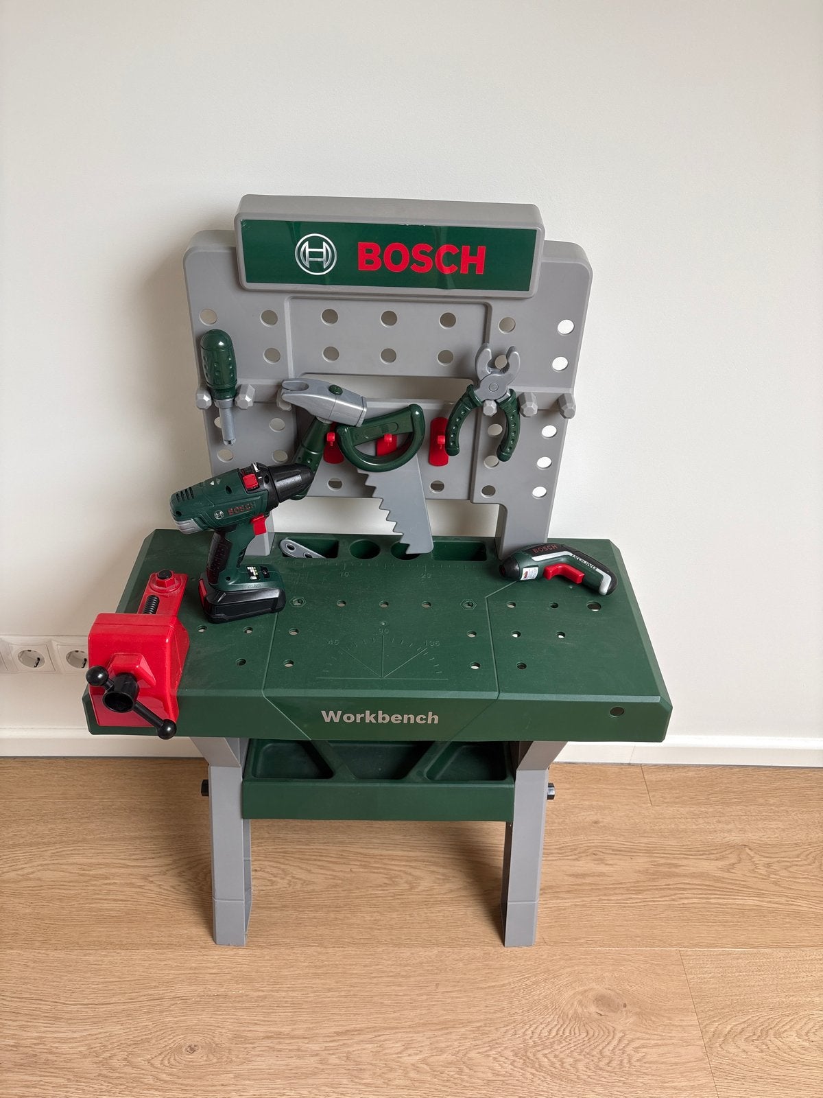 Bosch Werkbank voor kinderen - Compleet met gereedschap, Ophalen of Verzenden, Zo goed als nieuw, Knutselen