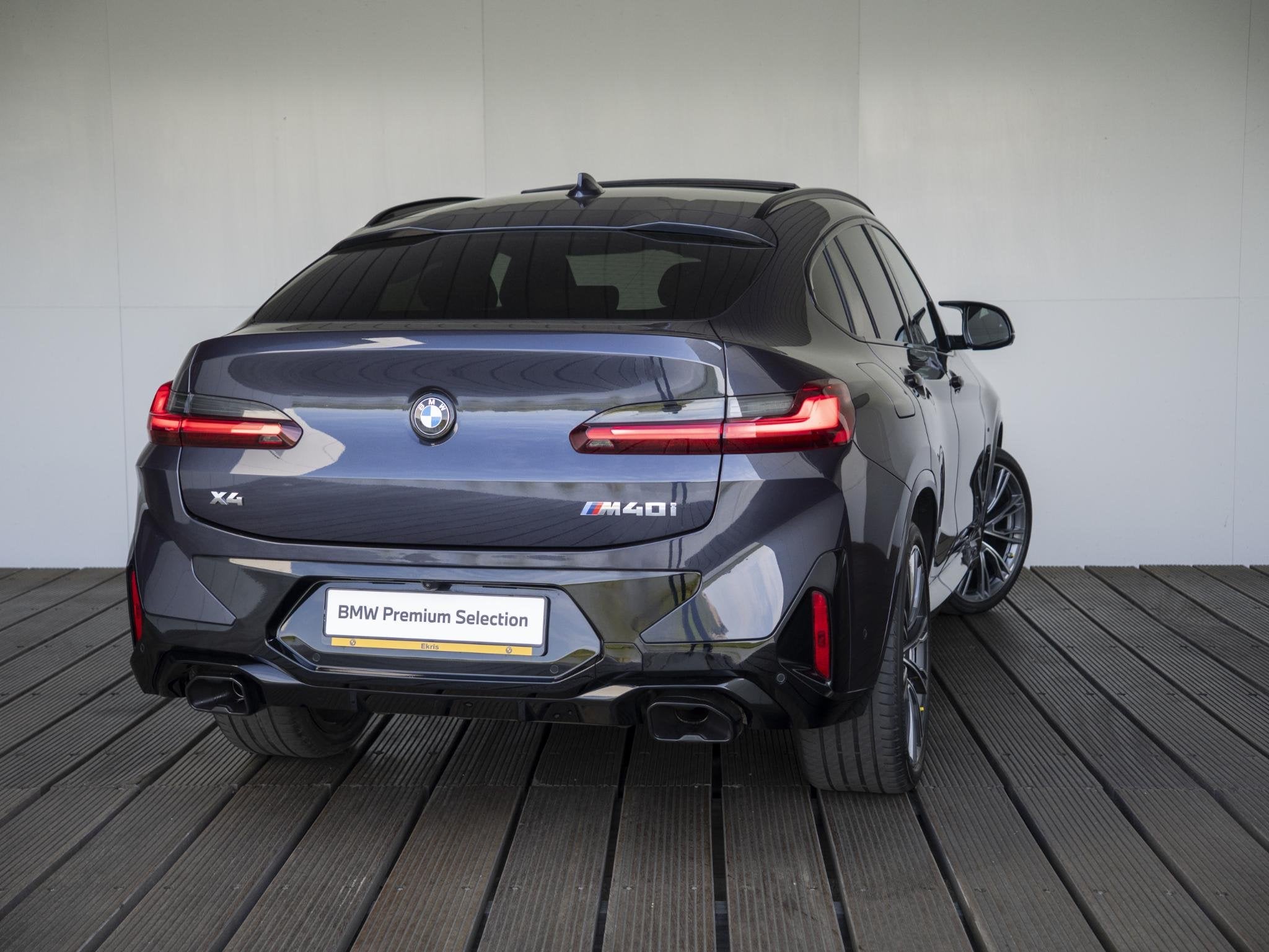 BMW X4 M40i | High Executive | M Sport Plus Pack | Macaoblau, Auto's, BMW, Gebruikt, Blauw, 360 pk, 120 €/maand