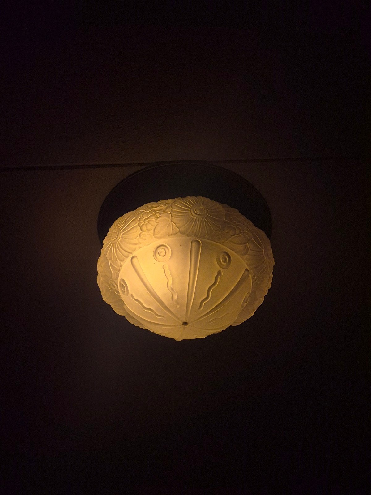 Prachtige Art Deco Plafondlamp – Matglas met Reliëf jaren 30, Antiek en Kunst, Ophalen