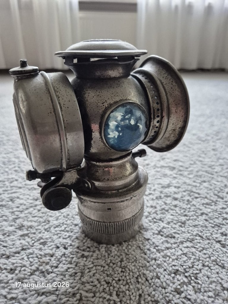 Carbid lamp, Ophalen