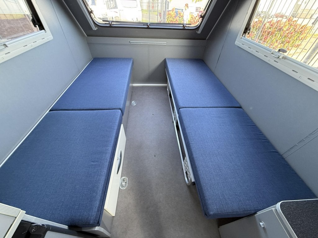 Kip Shelter Plus PLUS Langslaper Bovag 2026 750KG, Caravans en Kamperen, Kip, Tot en met 2, Bedrijf, Treinzit