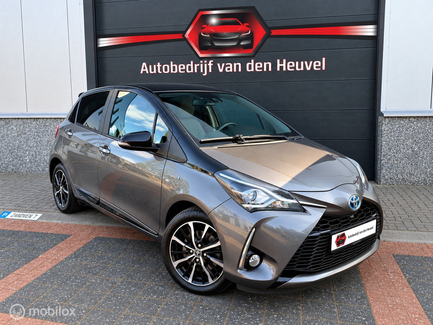 Toyota Yaris 1.5 Hybrid Bi-Tone Keyless, Stoelverw Dealeroh, Auto's, Gebruikt, 4 cilinders, Bedrijf, Verwarmde buitenspiegels
