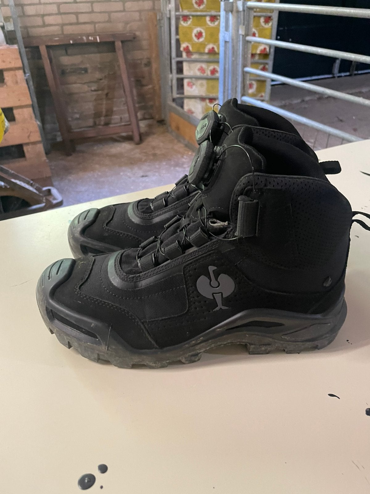 Strauss veiligheidsschoenen maat 44, Ophalen of Verzenden, Zo goed als nieuw, Werkschoenen