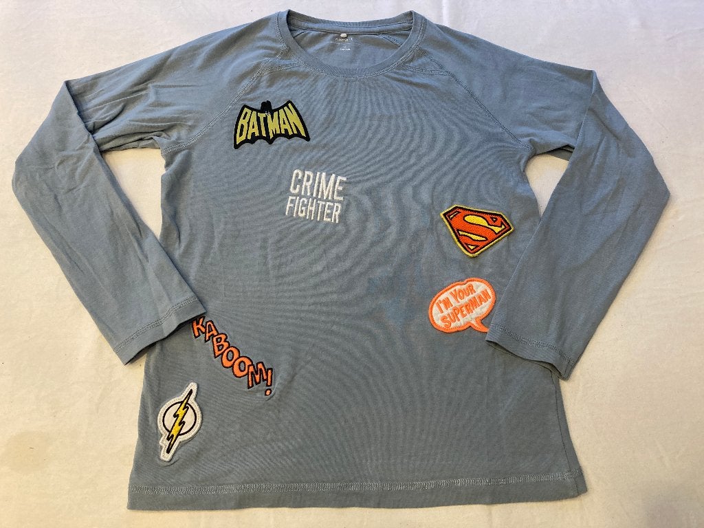 Name it shirt longsleeve blauw maat 122 batman superman!, Kinderen en Baby's, Jongen of Meisje, Ophalen of Verzenden, Zo goed als nieuw