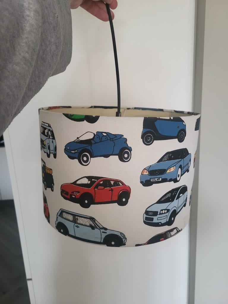 Leuke hanglamp met auto's - Ideaal voor kinderkamer, Gebruikt, Kinderkamer, Speels, Auto's, Ophalen of Verzenden, Minder dan 50 cm