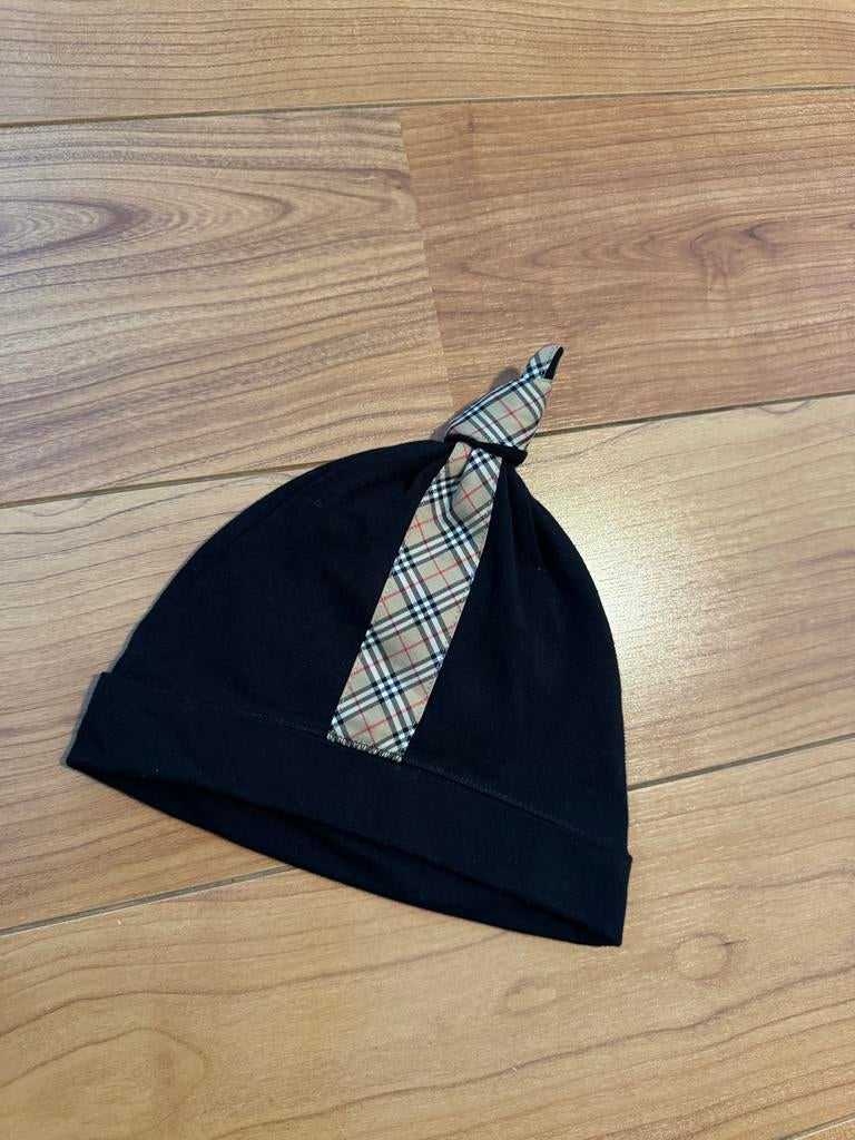 Mooie Burberry muts voor baby's (6-9 maanden), Jongetje of Meisje, Ophalen of Verzenden, Zo goed als nieuw, Maat 74