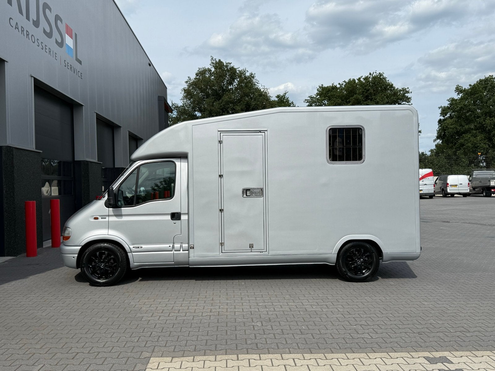 Super nette 2 paards paardenwagen - Renault Master 2002, Auto's, Voorwielaandrijving, Stof, 2460 kg, 4 cilinders