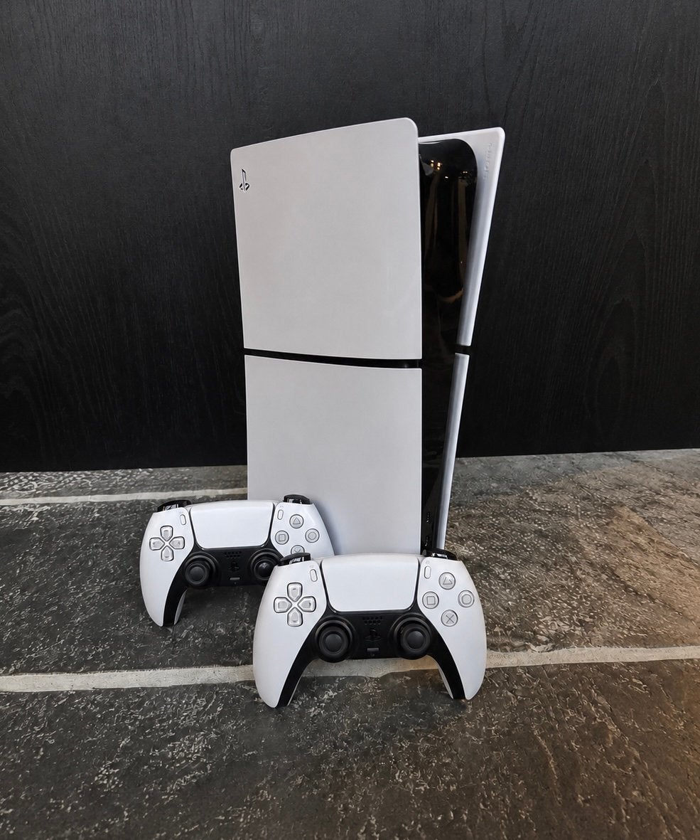 Ps5 Slim Digital 1TB + 2 Controllers | Nieuwstaat, Spelcomputers en Games, Spelcomputers | Sony PlayStation 5, Ophalen, Zo goed als nieuw