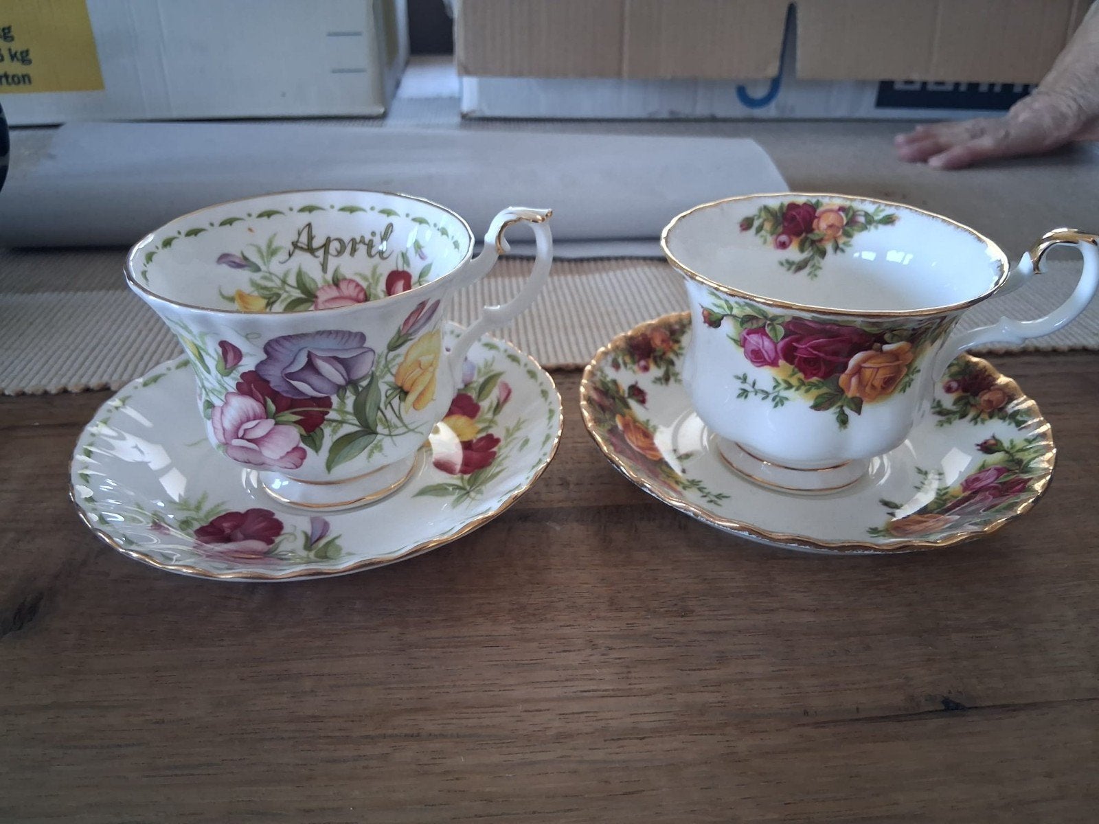 Royal Albert Old Country Roses & April Maand Thee Kopjes, Ophalen