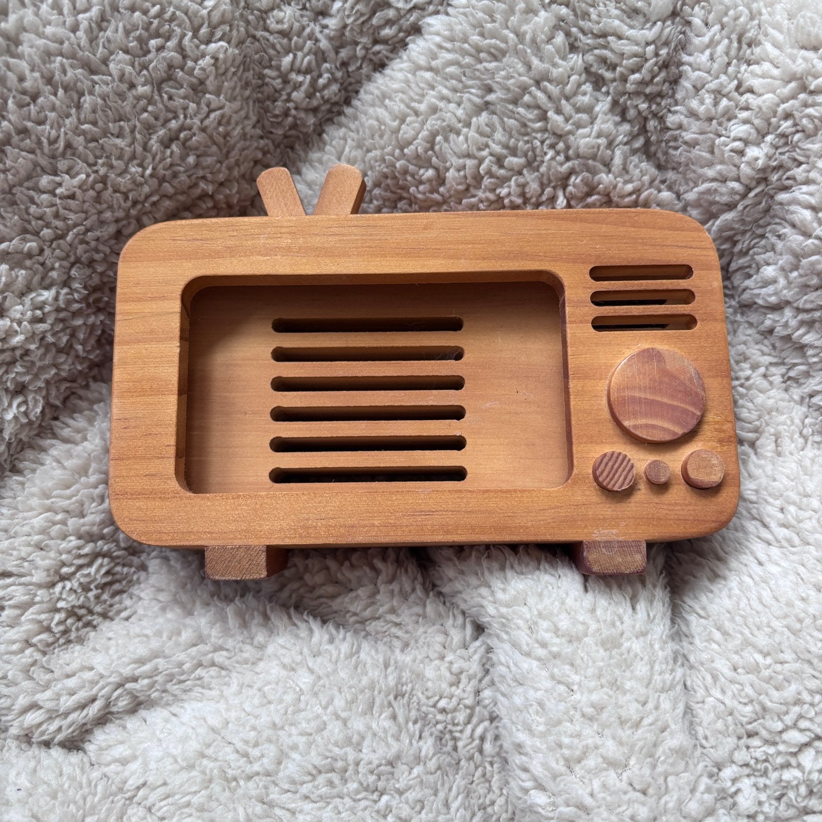 Houten telefoonhouder in retro tv-design, Telecommunicatie, Telefoonhouders, Ophalen of Verzenden, Gebruikt