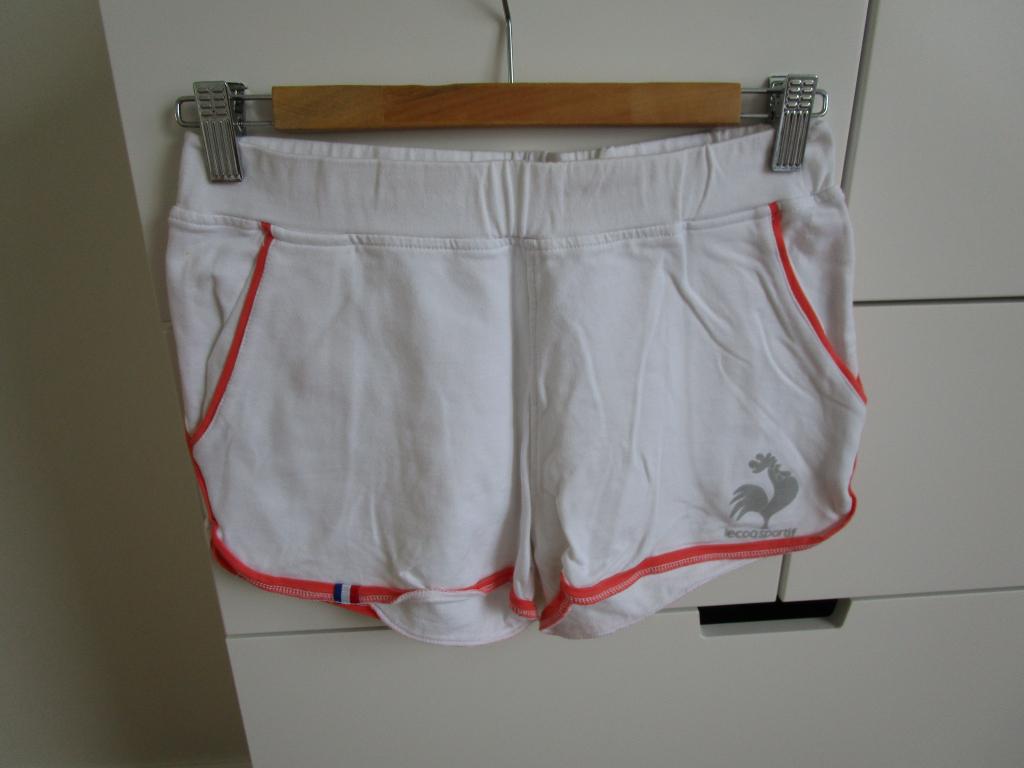 Le Coq Sportif - korte broek maat M, Maat 38/40 (M), Wit, Ophalen of Verzenden, Zo goed als nieuw
