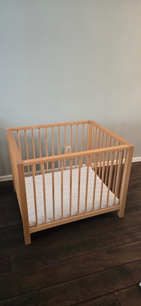 Houten box 75x90 inclusief matrasje, Ophalen, Gebruikt